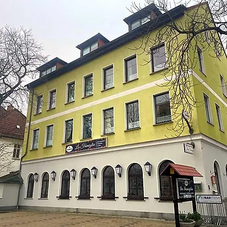 La Famiglia Hotel *