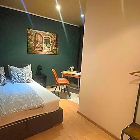 La Famiglia Hotel *